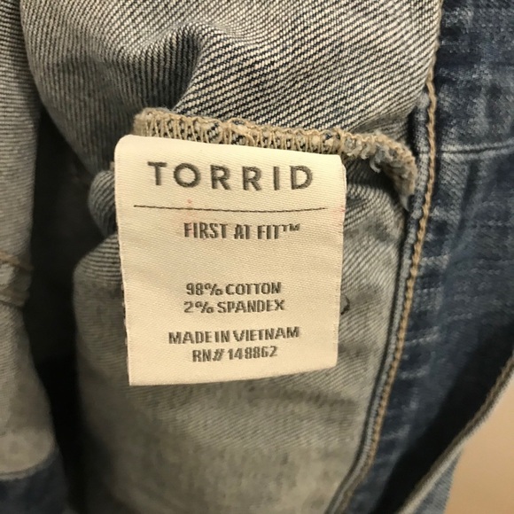 Torrid Medium Wash Cropped Denim Vest 2X - Picture 8 of 9